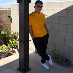 Meet your Posher, Cesar